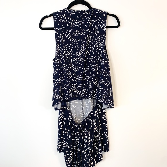 Cupcakes & Cashmere Jaxon Cut-Out Back Speckled Romper Size Small - Picture 6 of 9